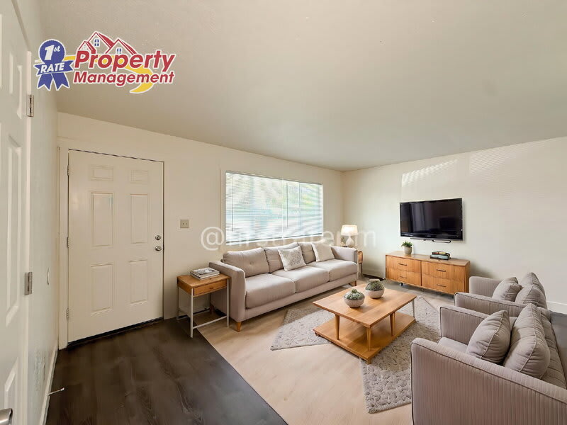 152 E Mission Dr – photo 3
