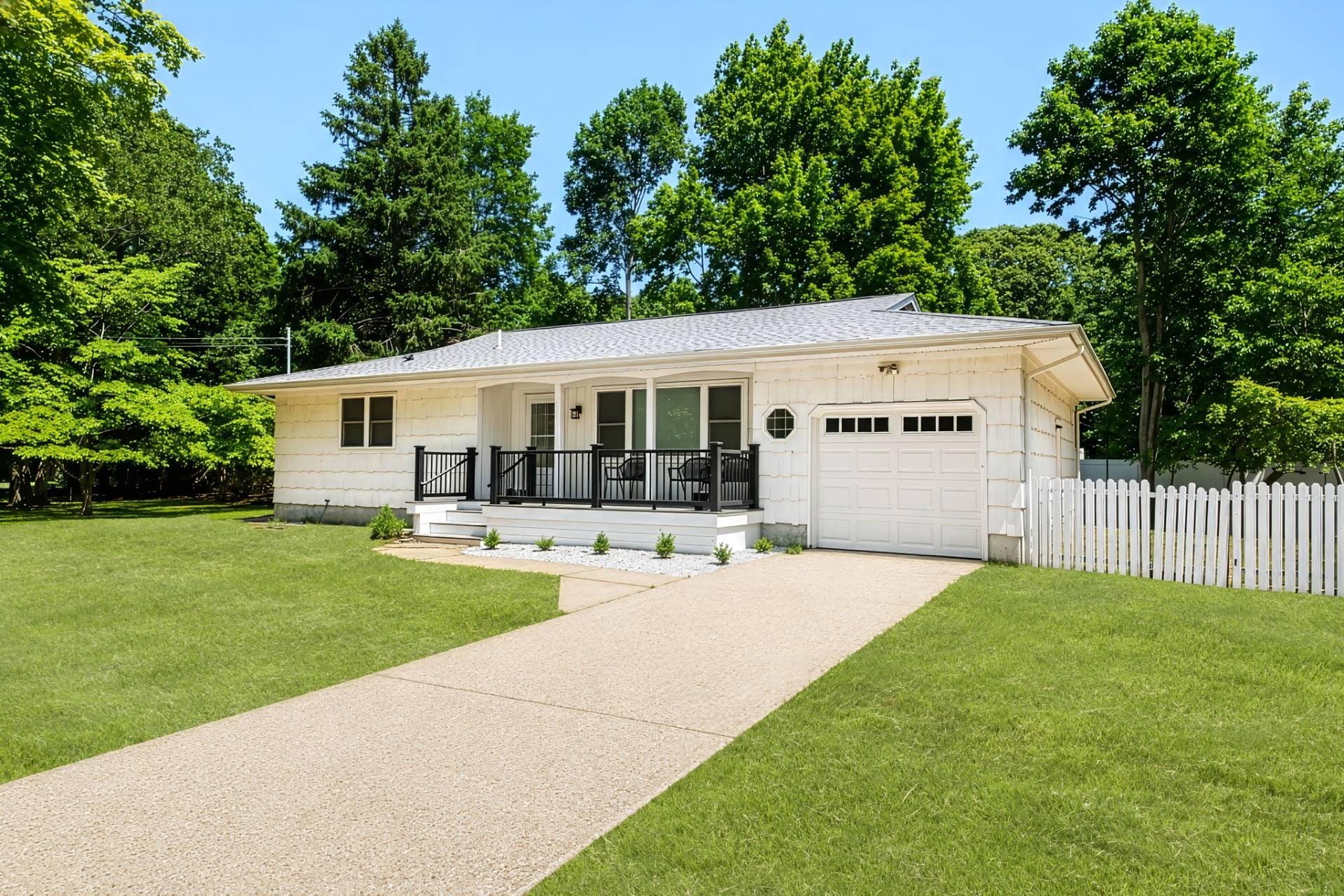 33 Richardson Avenue – photo 2