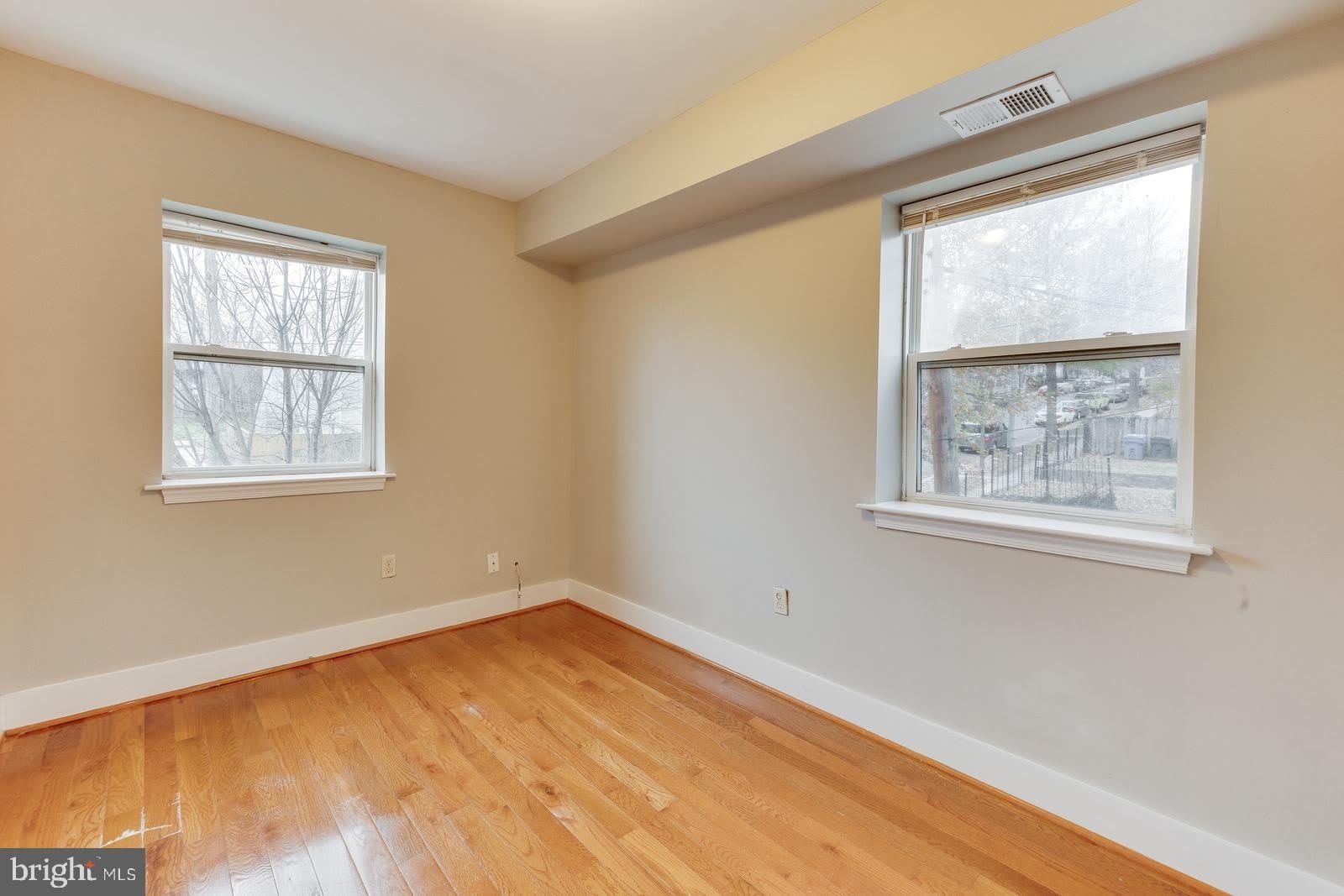 61 FORRESTER Street SW – photo 2