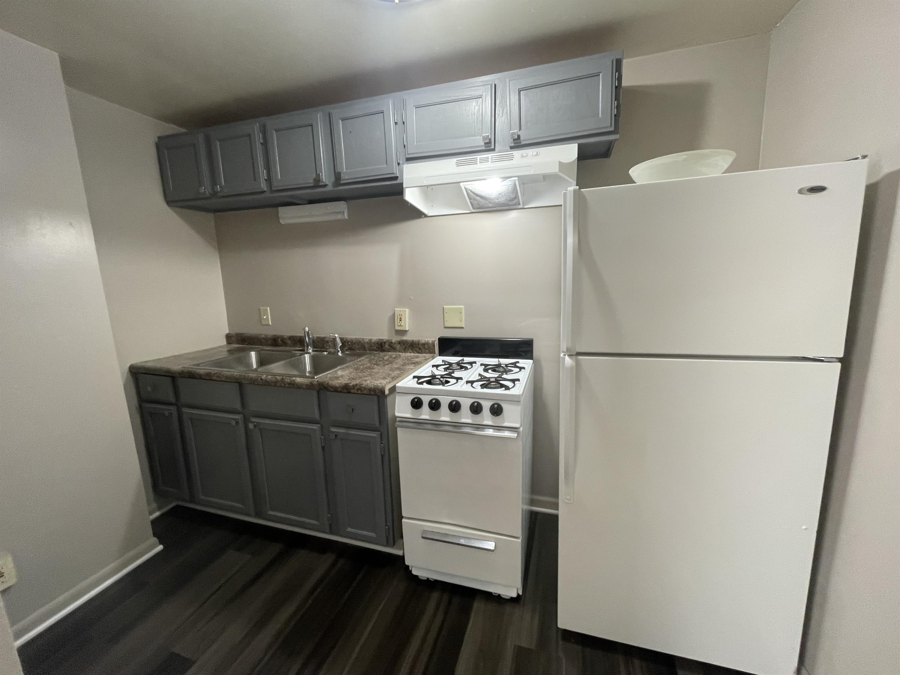 203 Elmhurst St.Apt 2 – photo 3