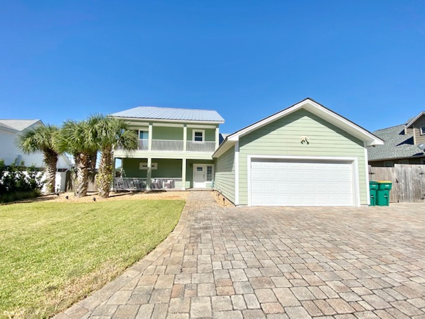 WOW! BEAUTIFUL 3 bedroom WATERFRONT fully furnished POOL home on Okaloosa Island! – photo 3