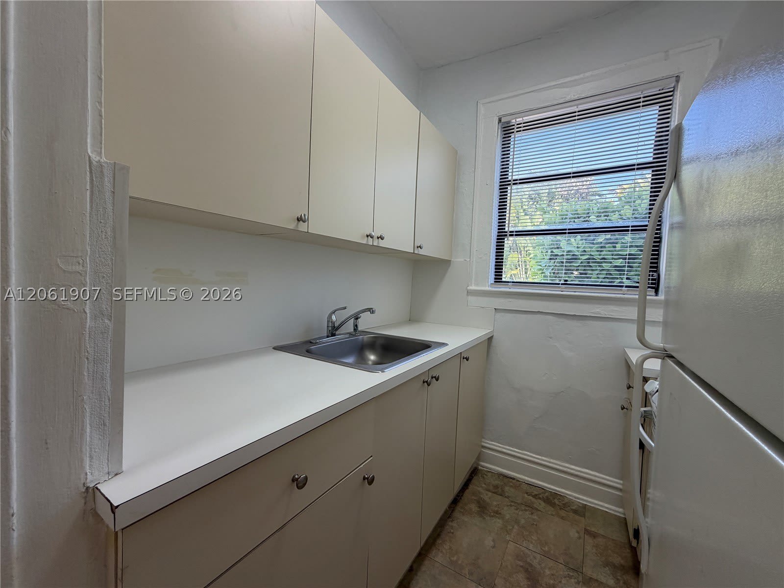 320 Mendoza Ave – photo 5