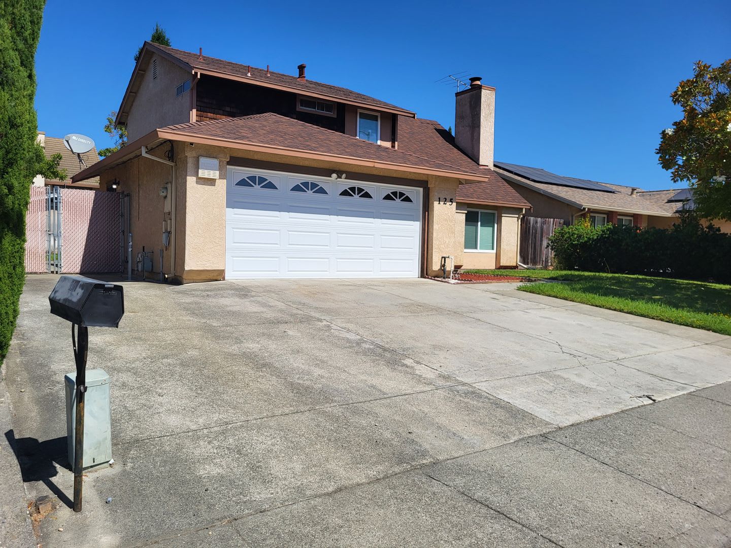 Move In Special 500 Off First Month S Rent Charming 2 Story – photo 2