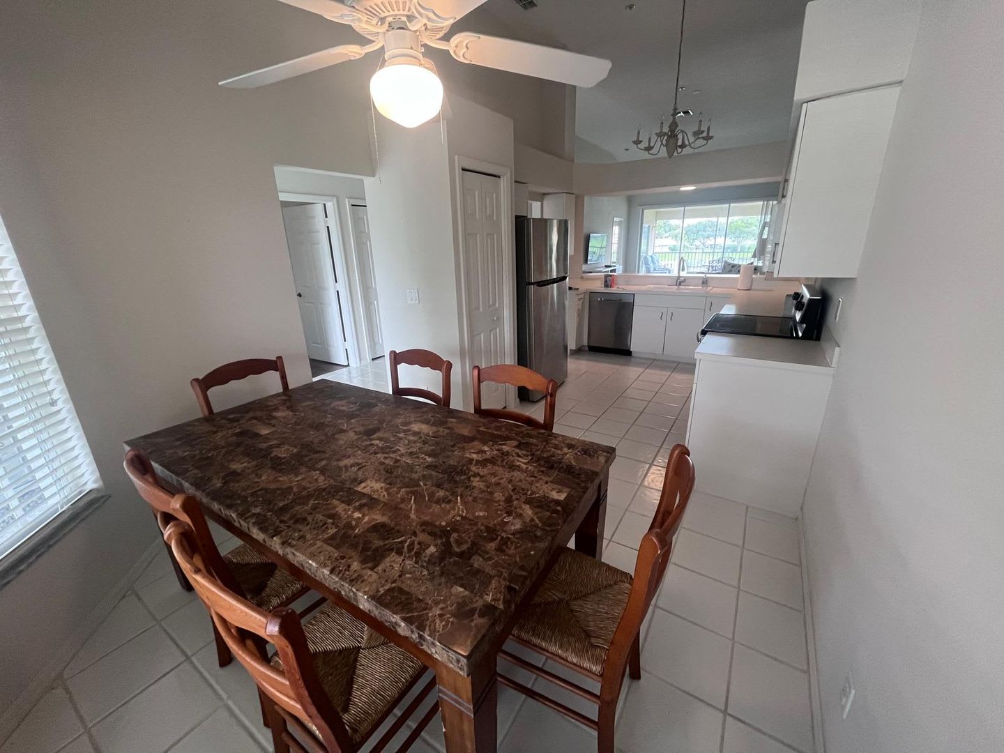 2Bed 2Baths Close To The Beach Mercato And Great Schools – photo 2