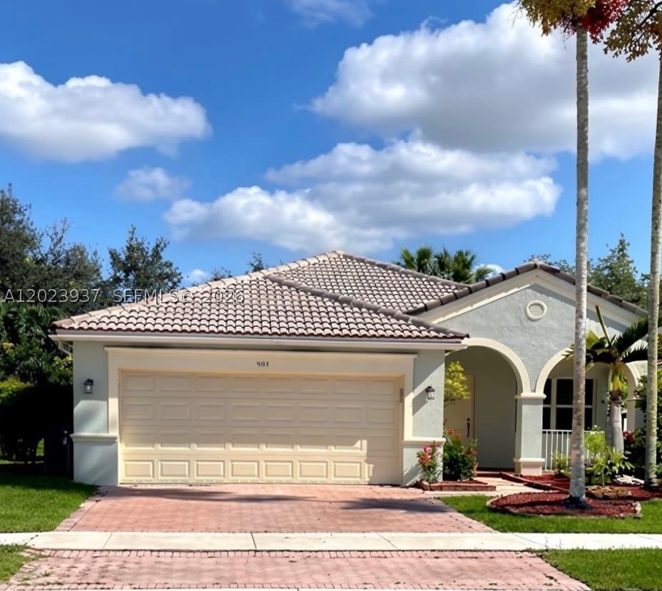 953 Tanglewood Cir – photo 2