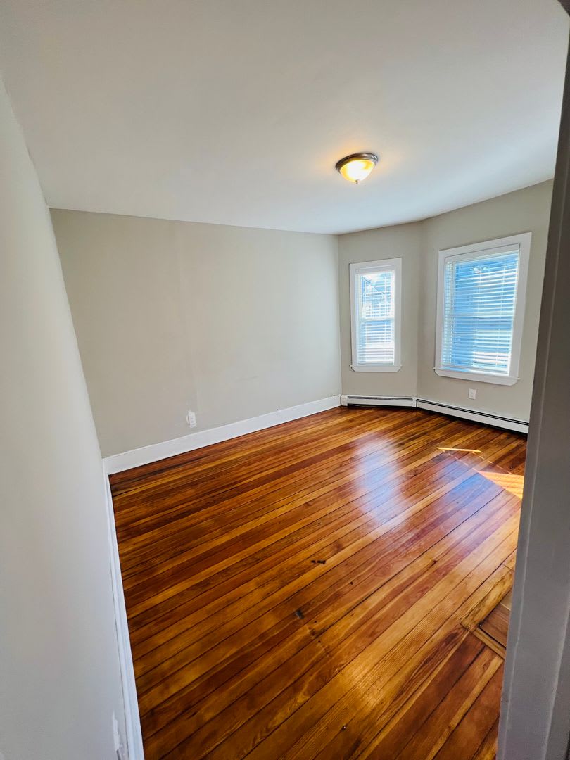 NEWLY RENOVATED! – photo 5