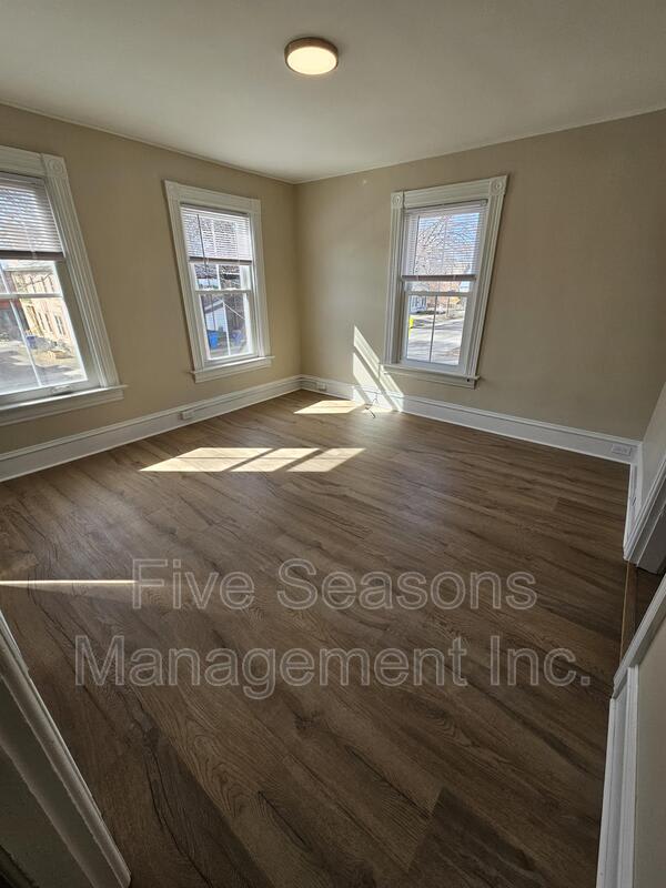 100-2 North Champlain Street – photo 2