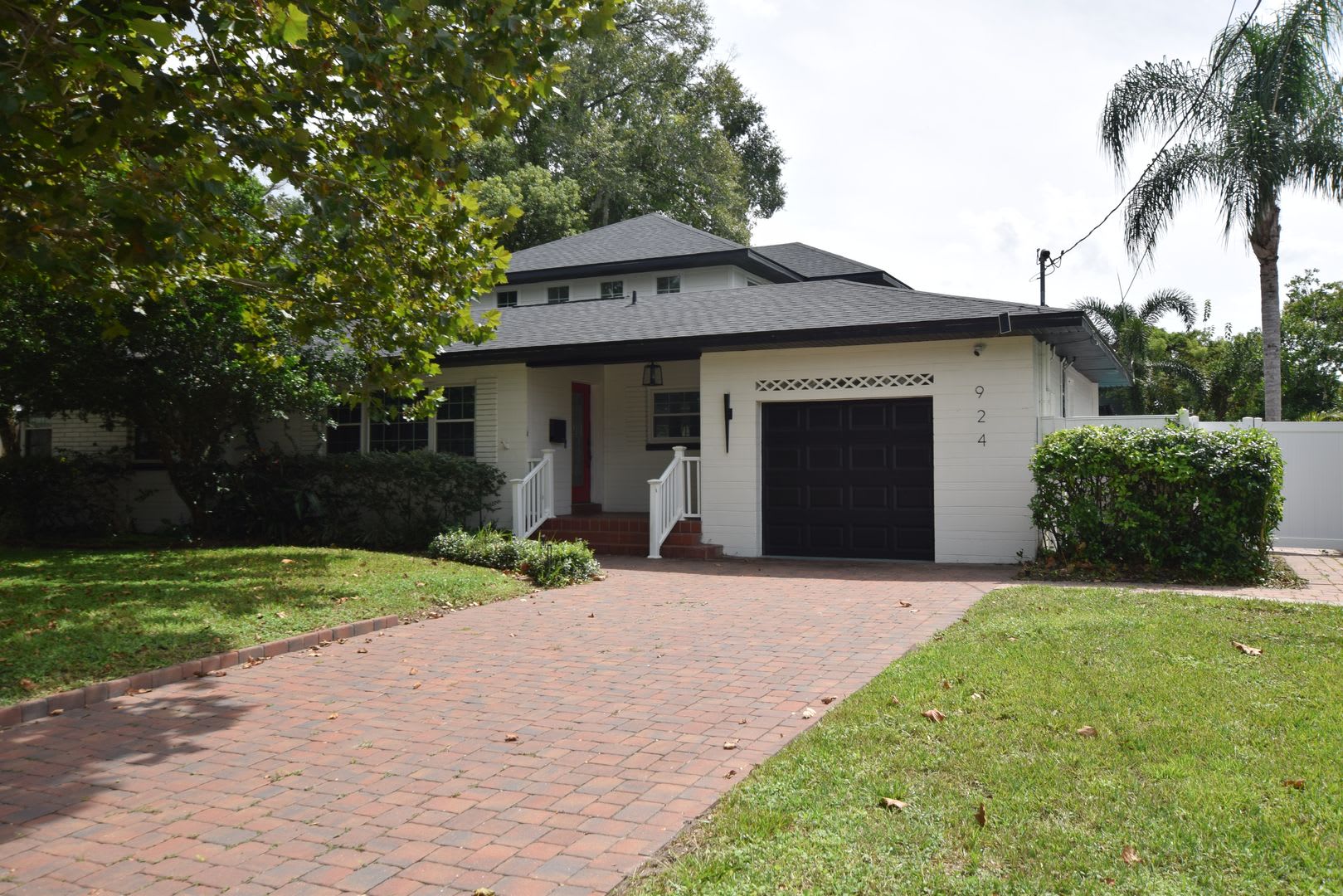 3 bedrooms/ 2.5 baths home for rent at 924 Boardman St. Orlando, FL 32804 – photo 2