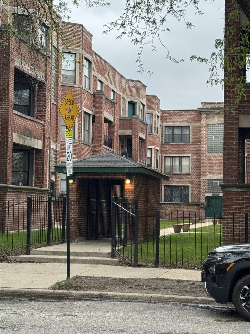 6108 S Dorchester Avenue – photo 2