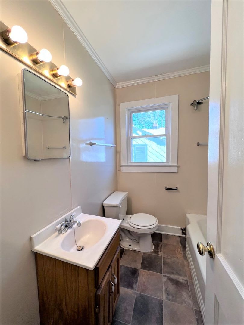 Convenient Duplex Located in Union City! – photo 5