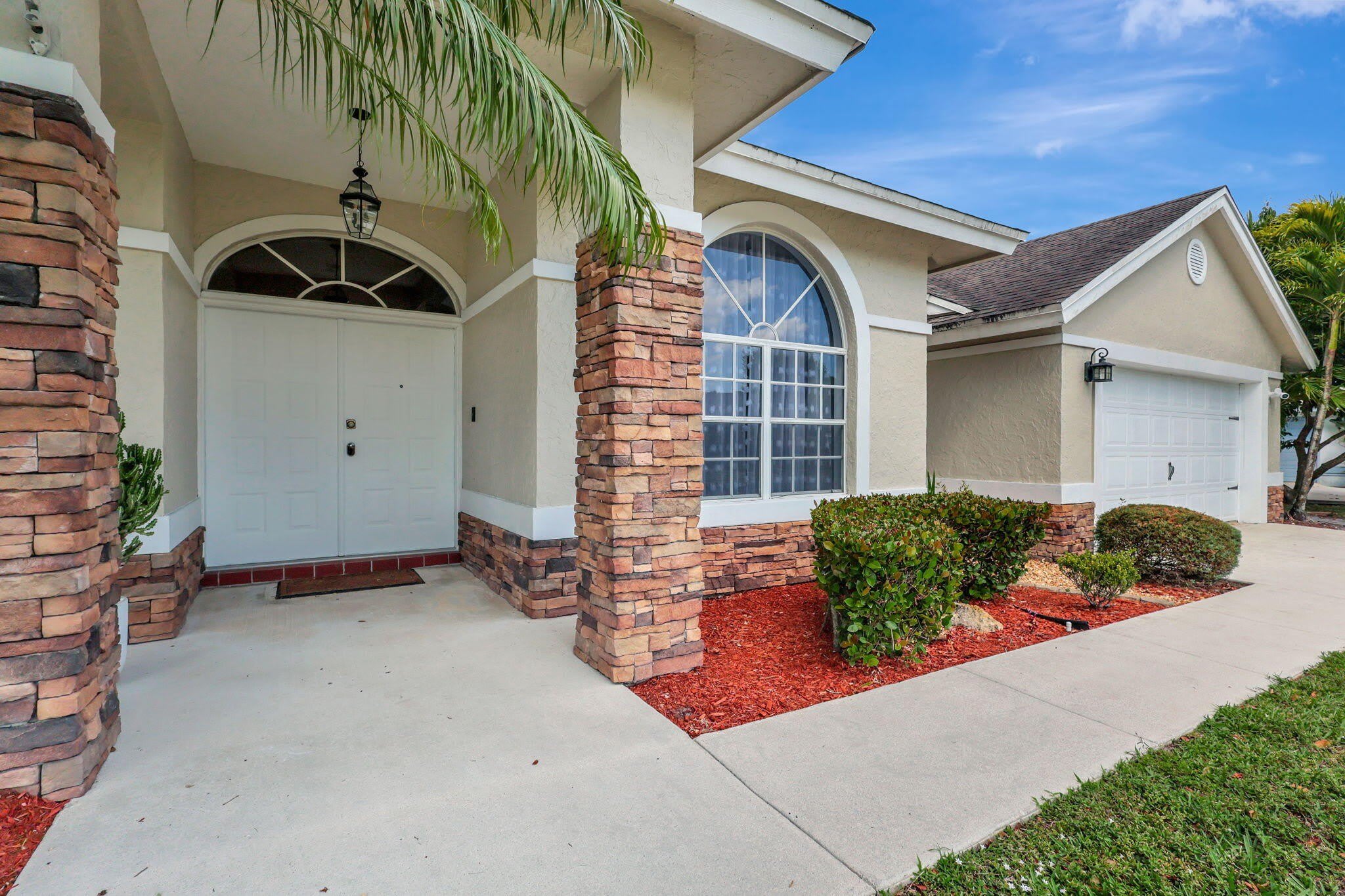 13805 Sheffield Street – photo 4