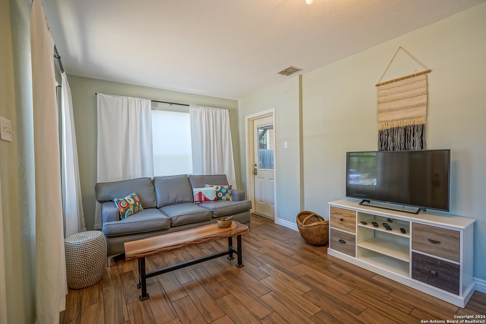530 E MYRTLE ST – photo 5
