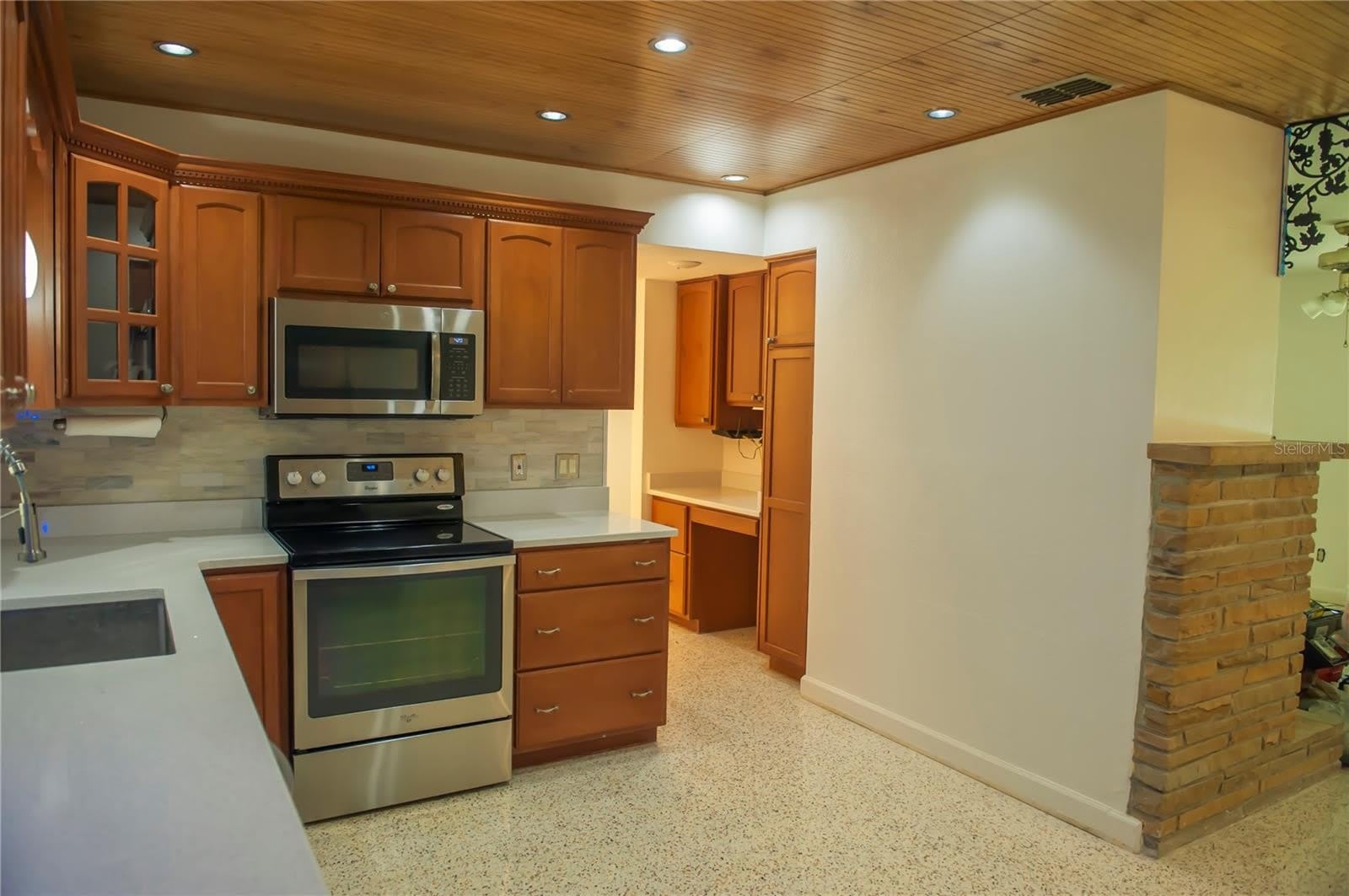 904 Brookside Drive – photo 3