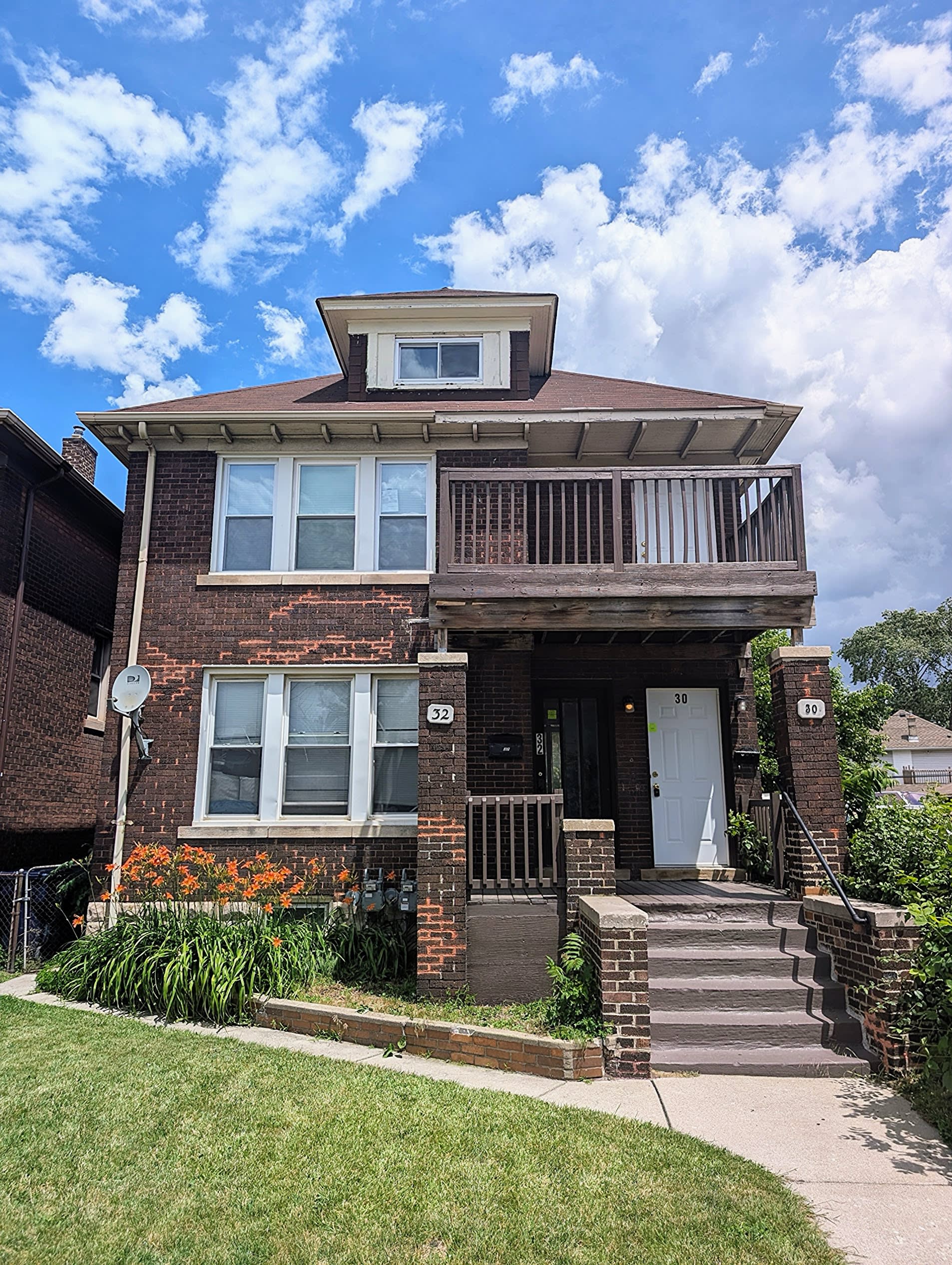 30 West Henry St Upper – photo 1