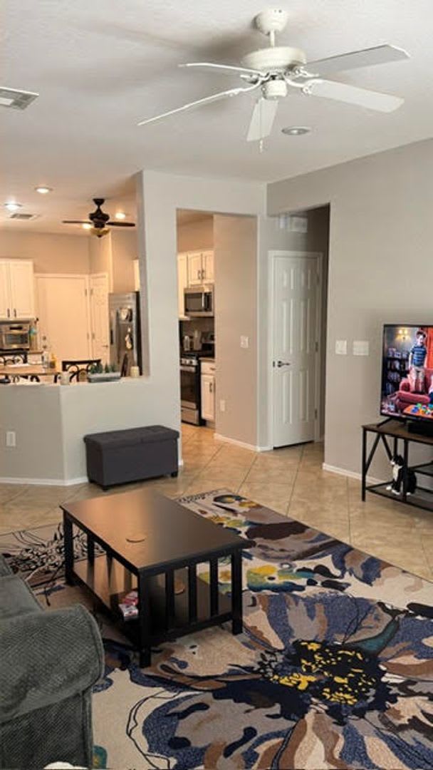 Gorgeous 2Bdrm 2 bath home in Sun City Anthem – photo 4