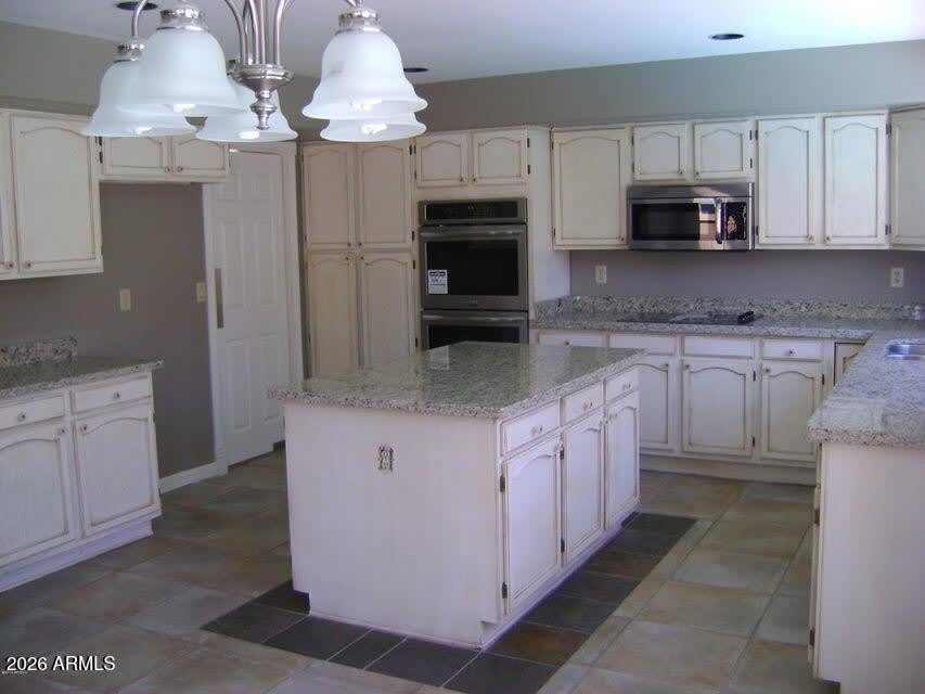 1217 E Lighthouse Court – photo 4