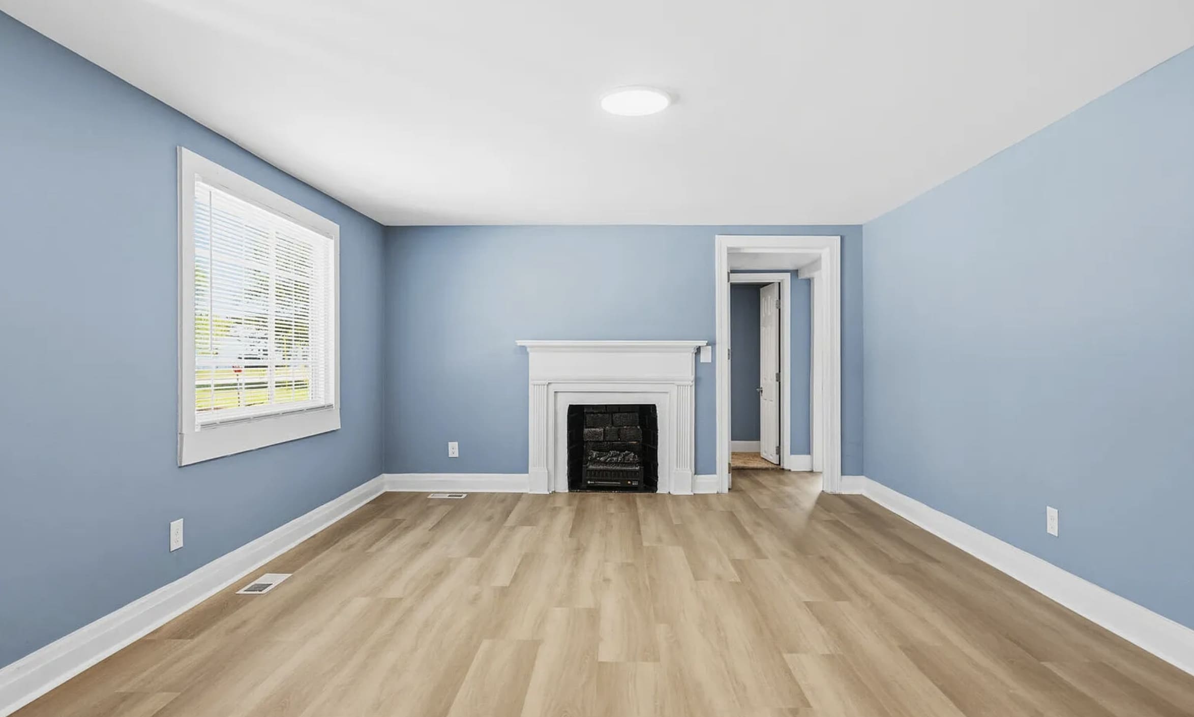 301 John J Sharpe Street – photo 2