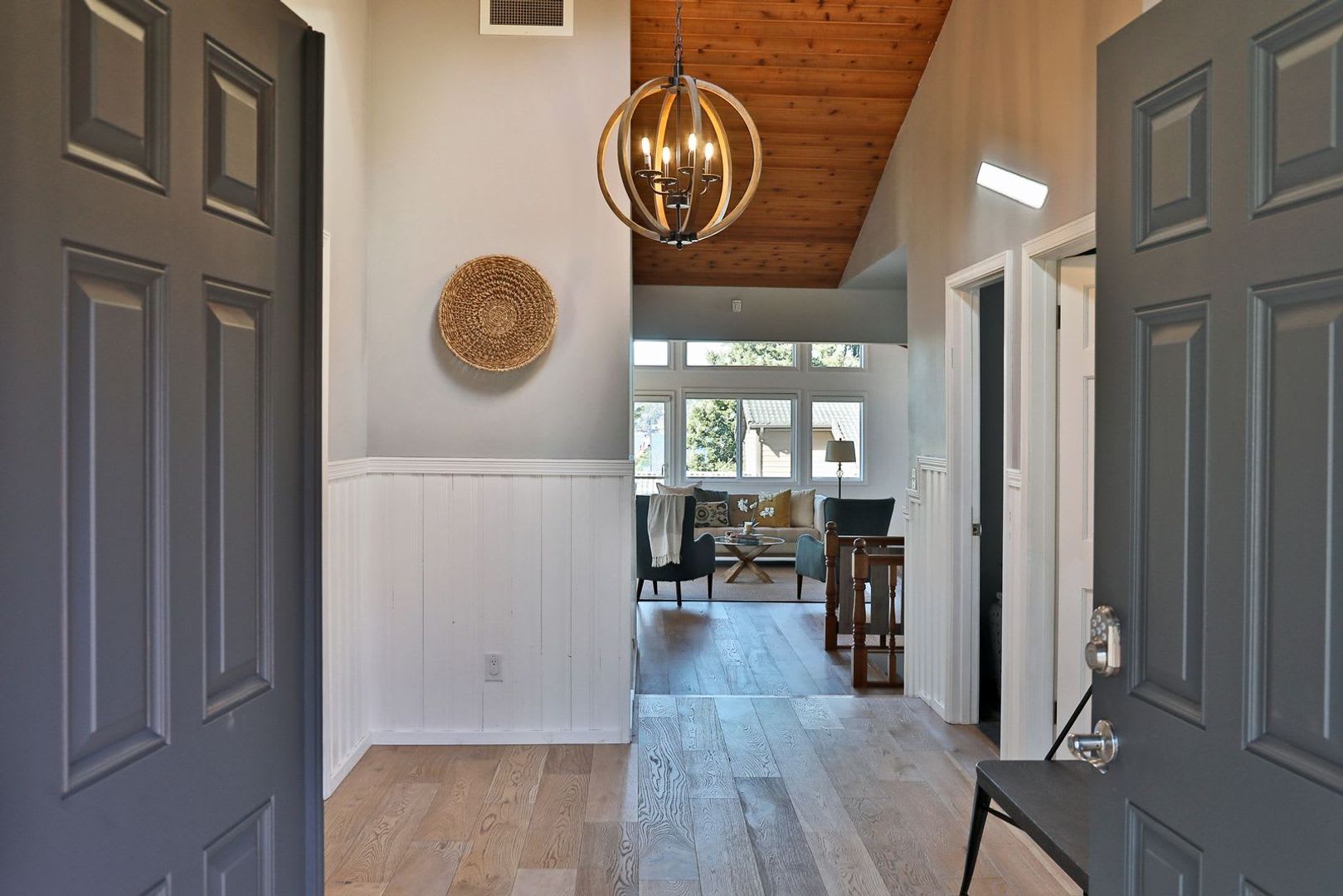 Large Freeland Home With Separate Storage Building – photo 2