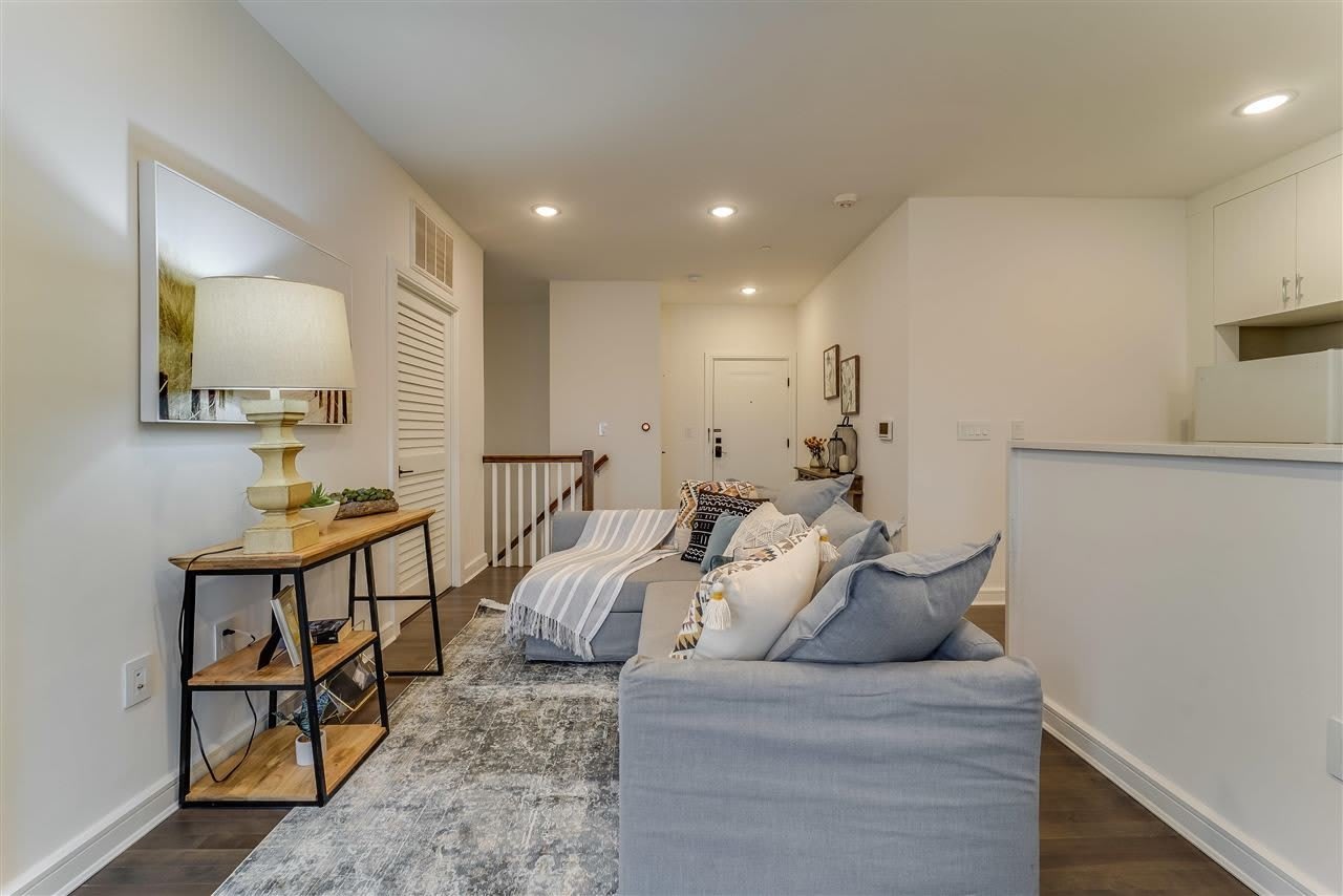 974 SUMMIT AVE – photo 4