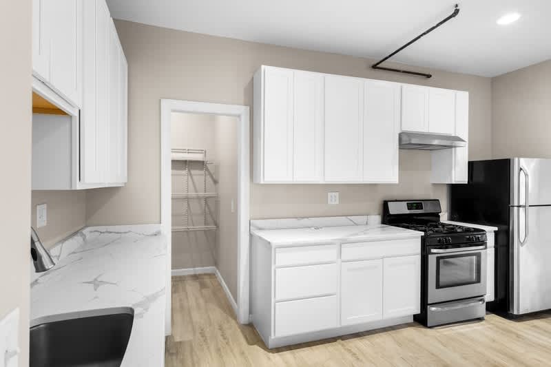 1105 E Genesee St – photo 1