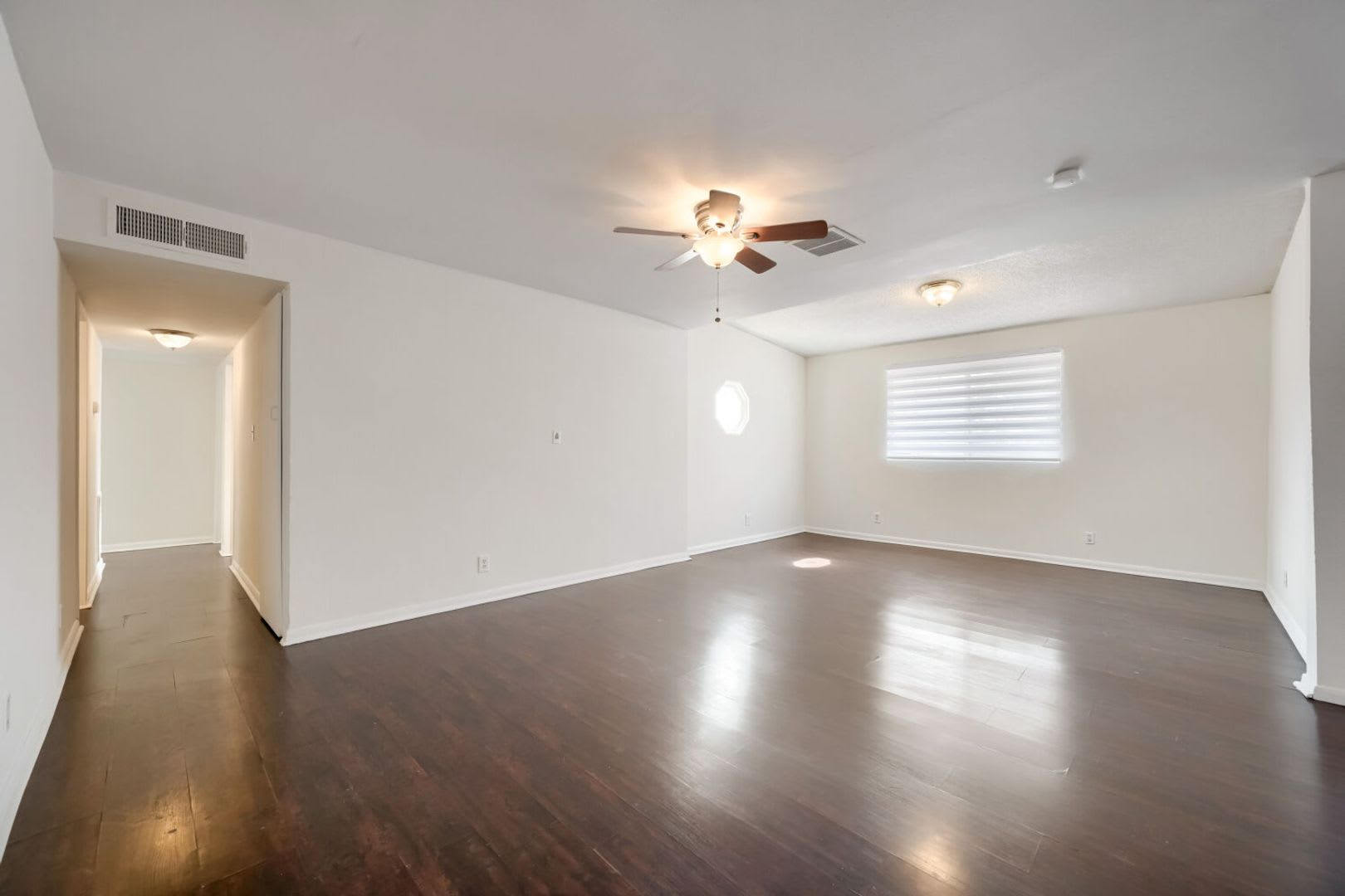 Charming 4-Bedroom Home in Central Las Vegas! – photo 4
