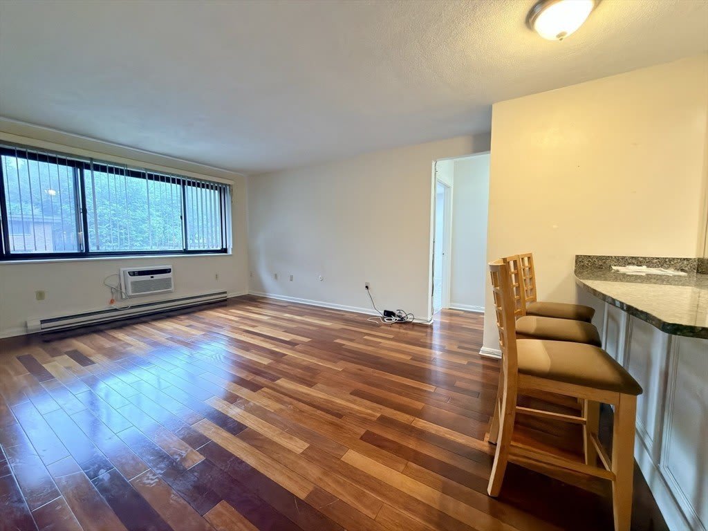 1323 Worcester Road – photo 4