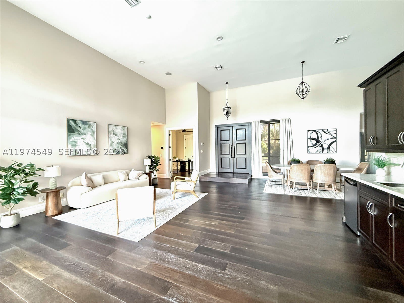 400 Alexandra Cir – photo 4