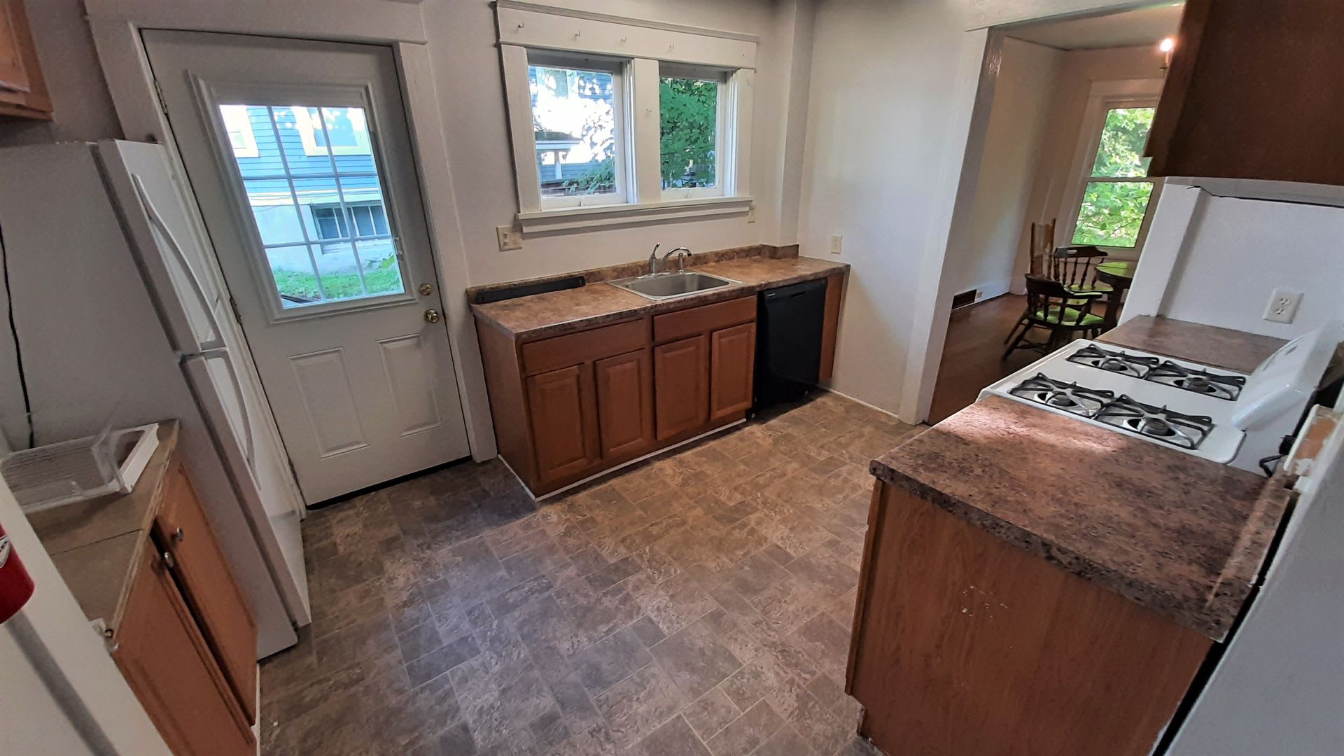 311 Fairmount Ave – photo 2