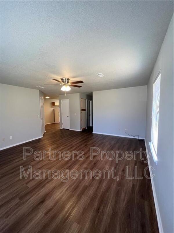 5705 Sara Street A – photo 3