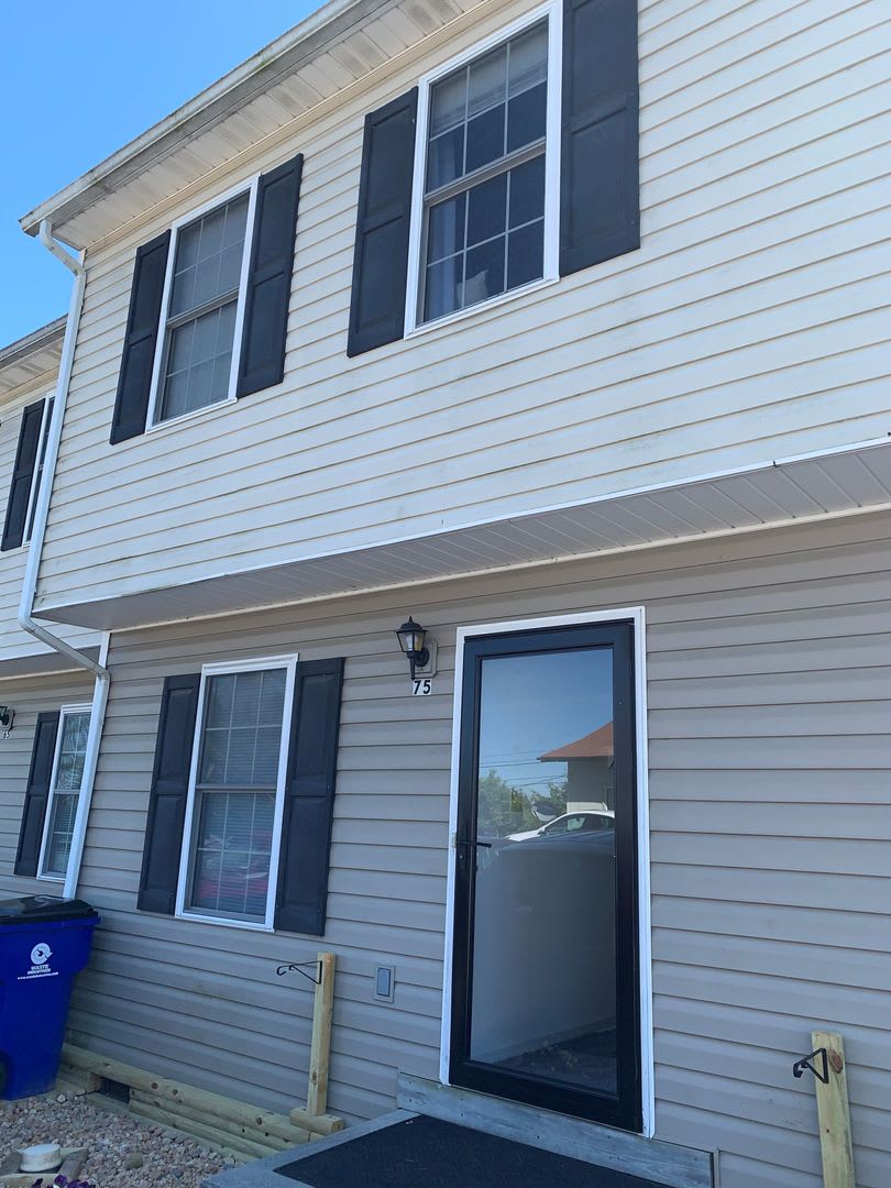 3 Bedroom 2.5 Bath Townhouse – photo 2