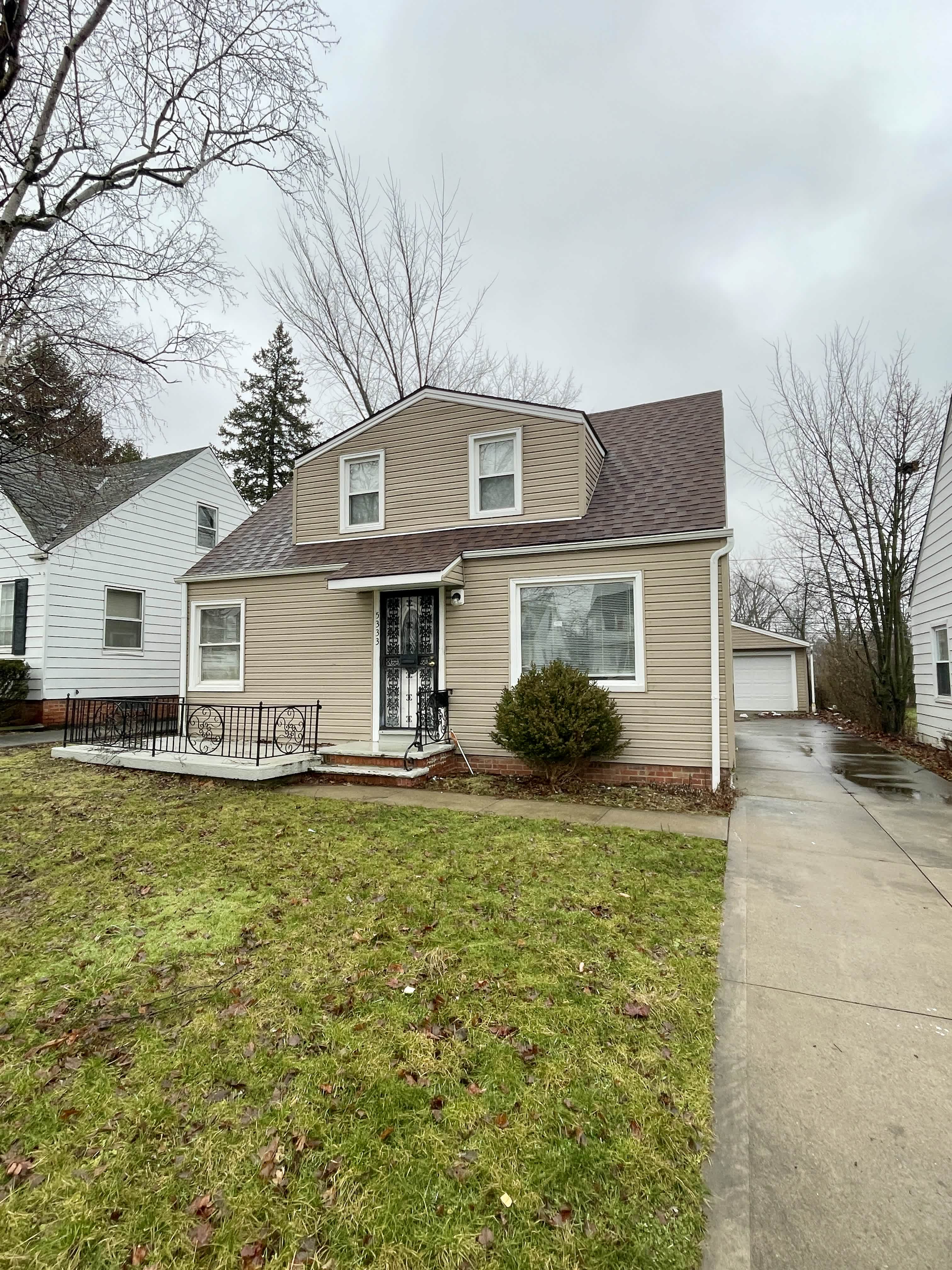 5333 Hollywood Ave – photo 1