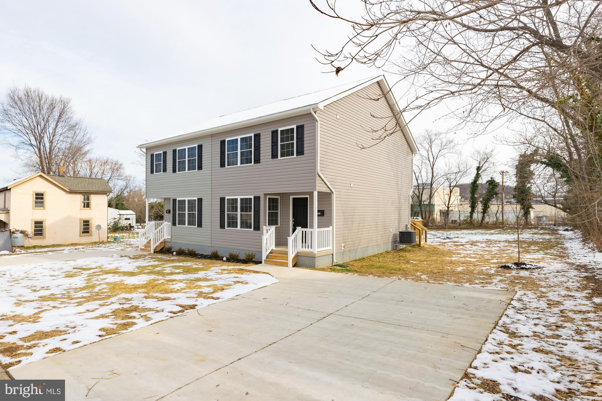 438 HILL Street – photo 2