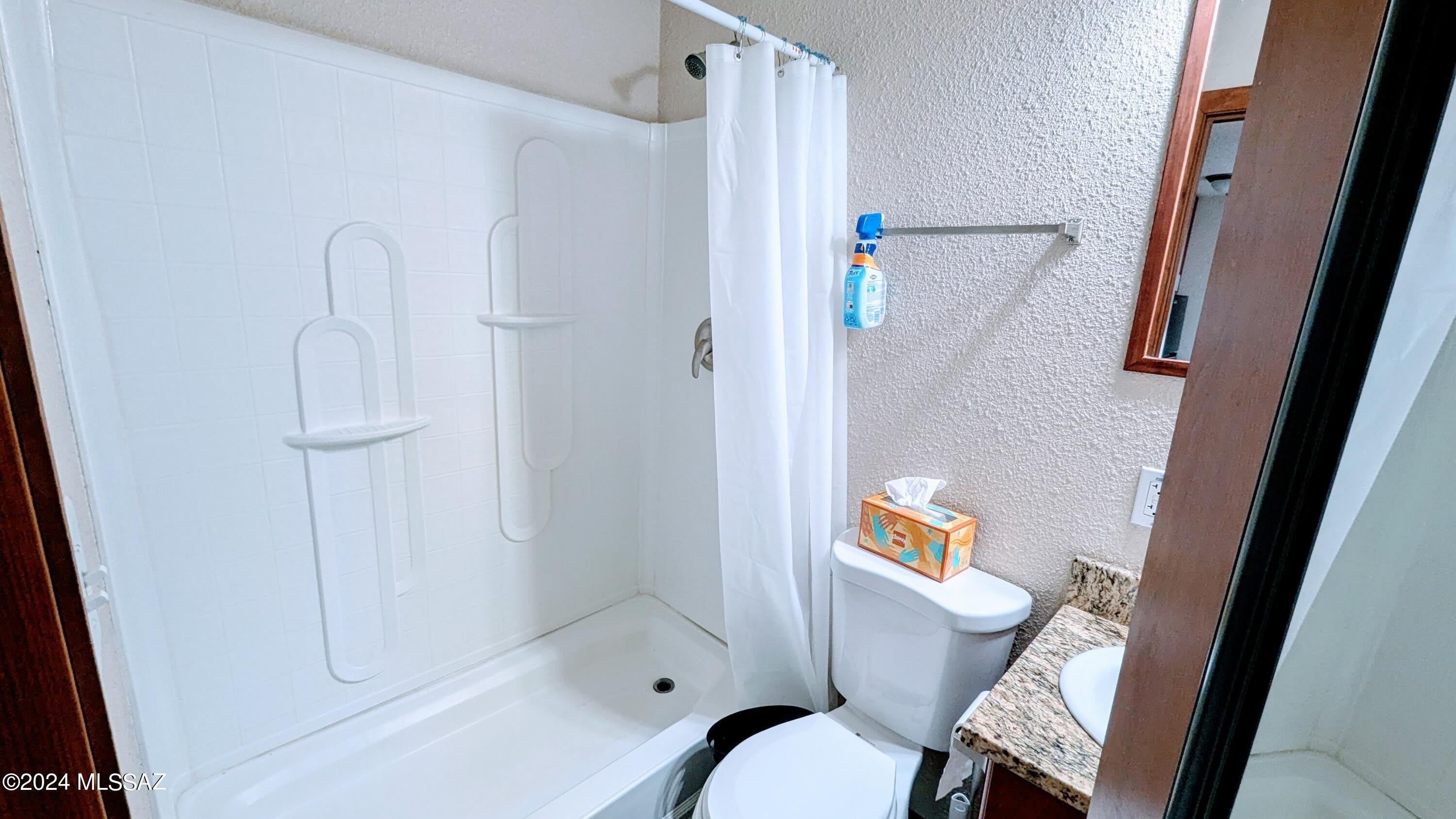 121 E Roger Road – photo 5