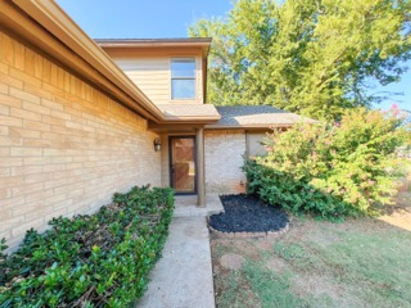 Charming Edmond Home Near 2nd & Santa Fe! – photo 2