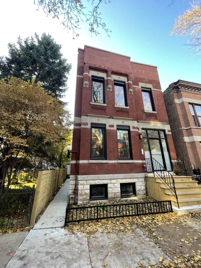 822 N Winchester Avenue – photo 1
