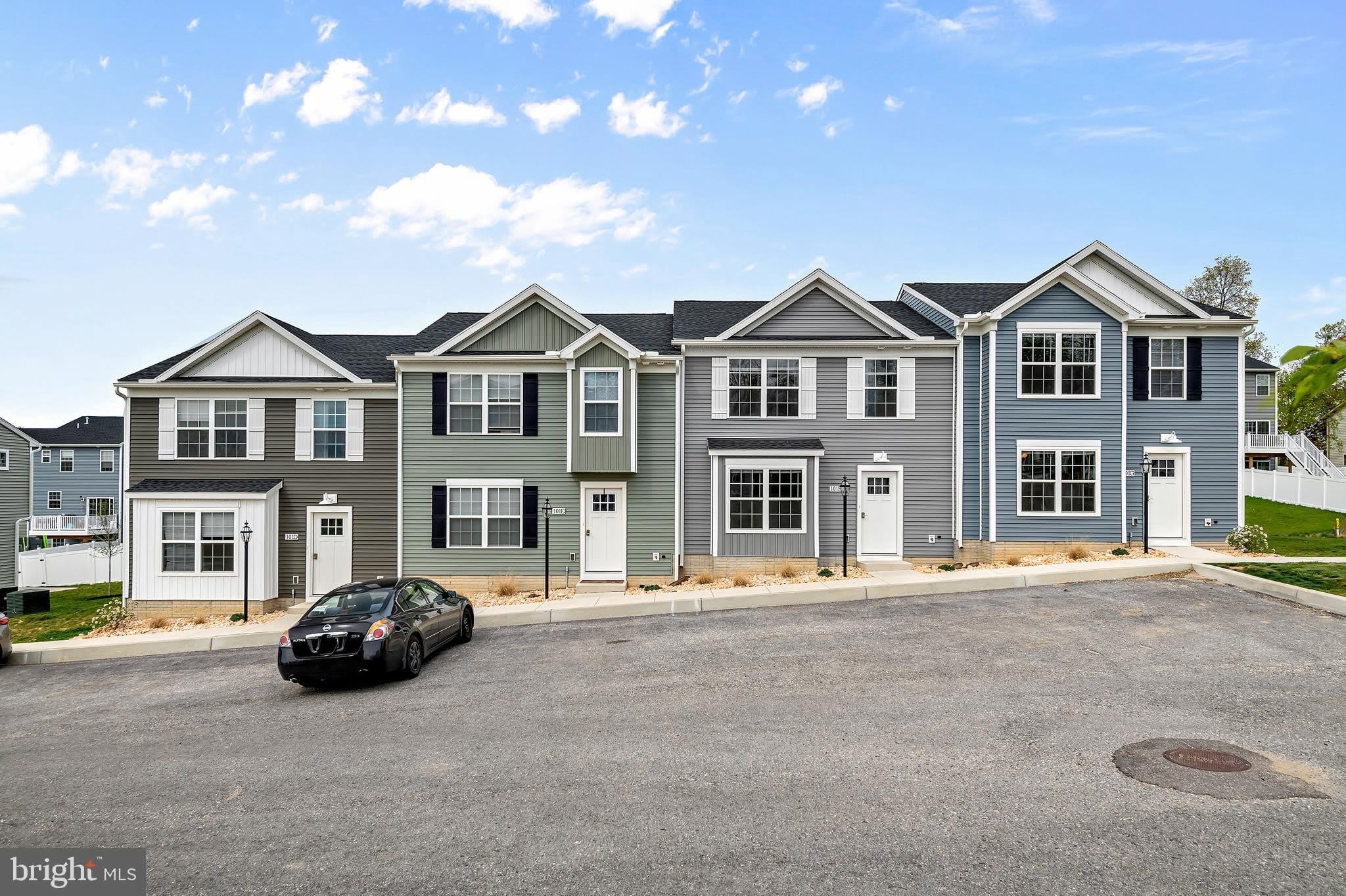 24 Laurel Way – photo 1