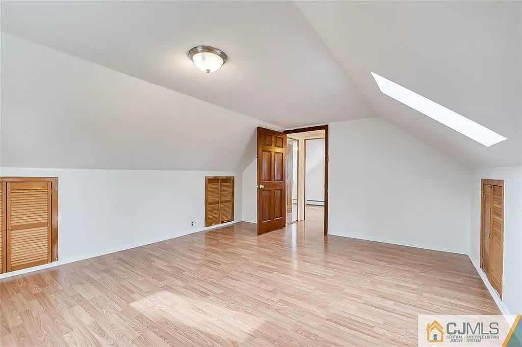 237 Loring Avenue – photo 4