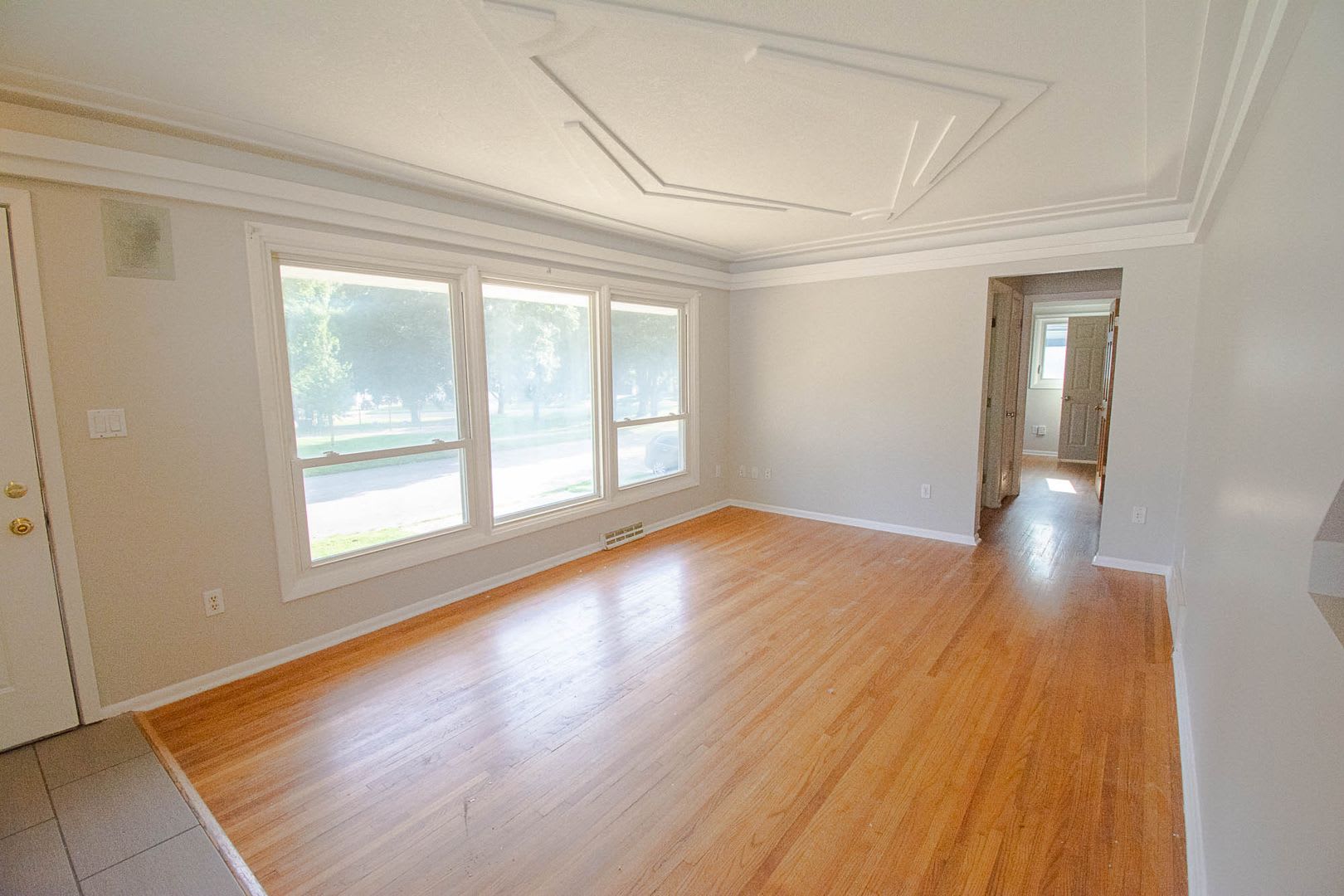 Fantastic home across the street from a park! – photo 2