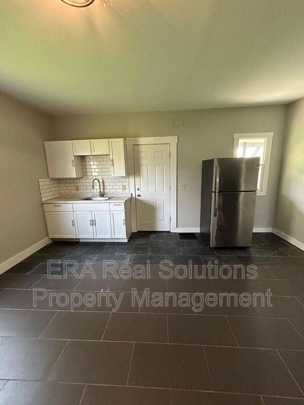1225 Woodside Boulevard – photo 4