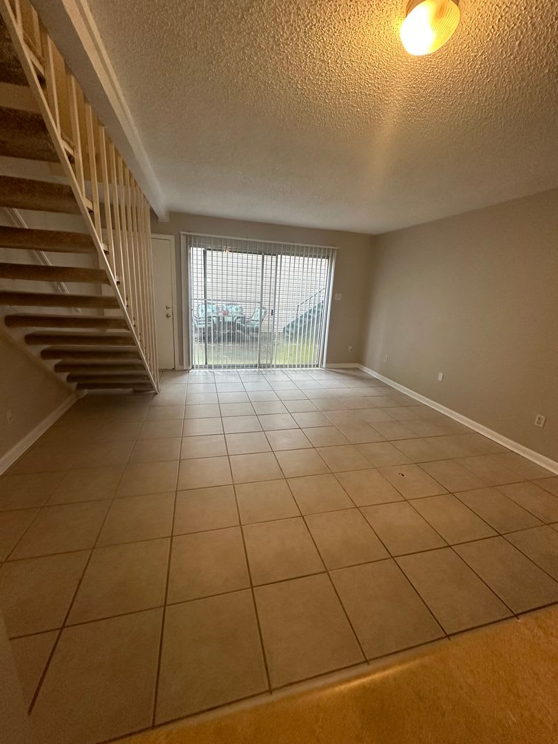 1BD/1BA Townhouse located on the Germantown/Memphis Line! – photo 3