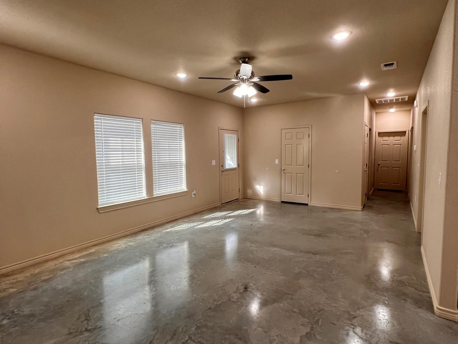 102 Hubbard St – photo 3