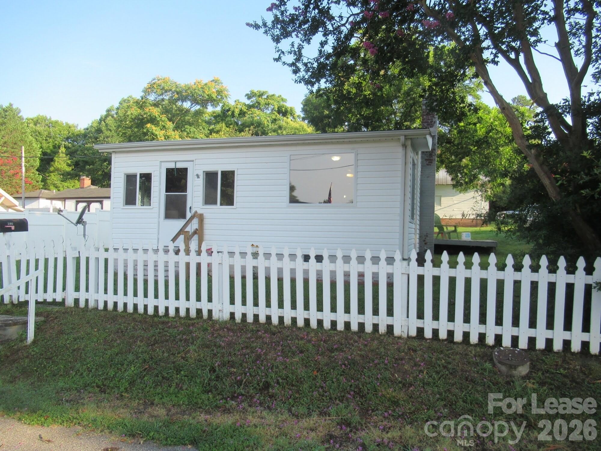 306 W 2nd Street – photo 2