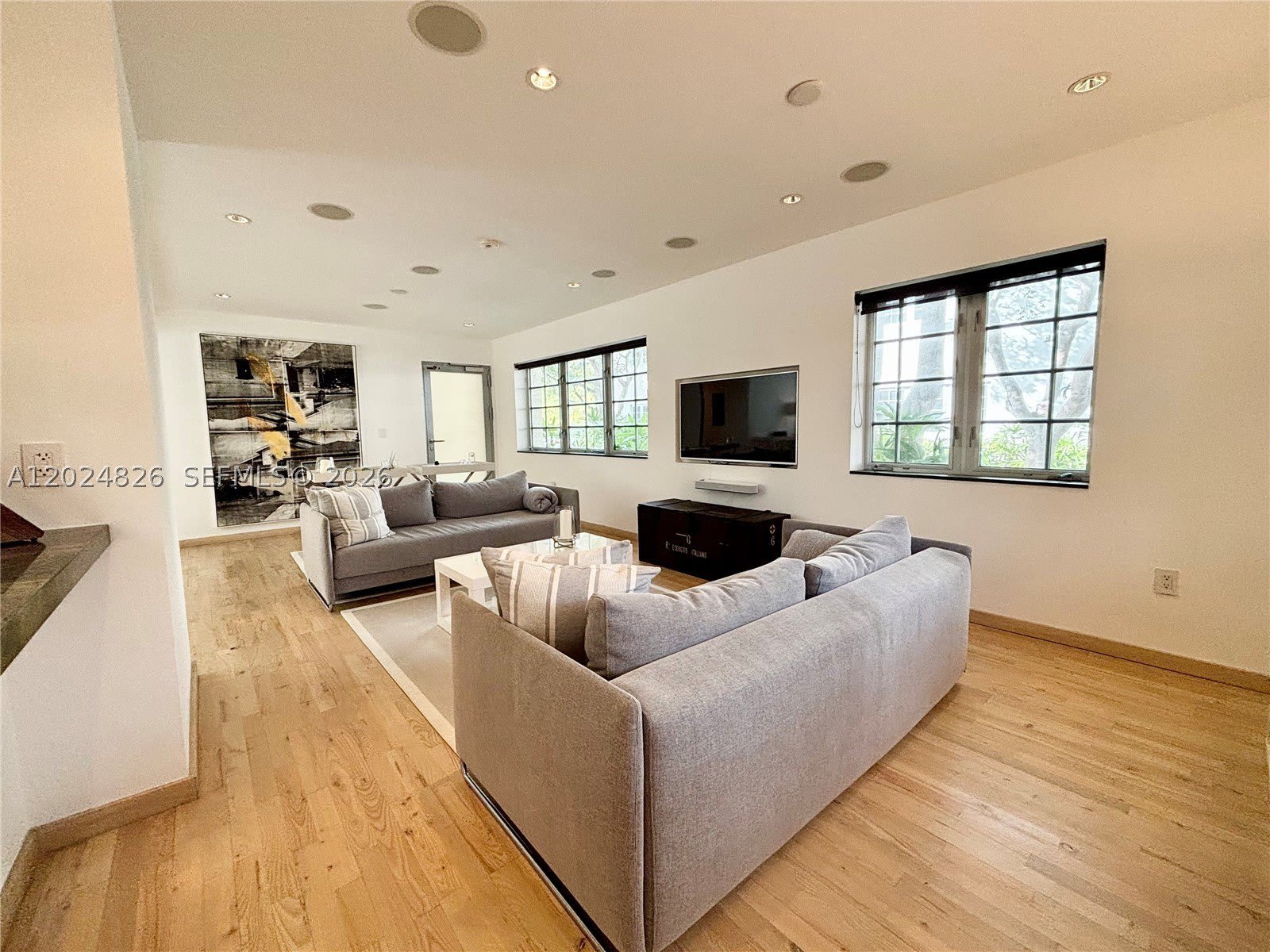 1520 Michigan Ave – photo 3