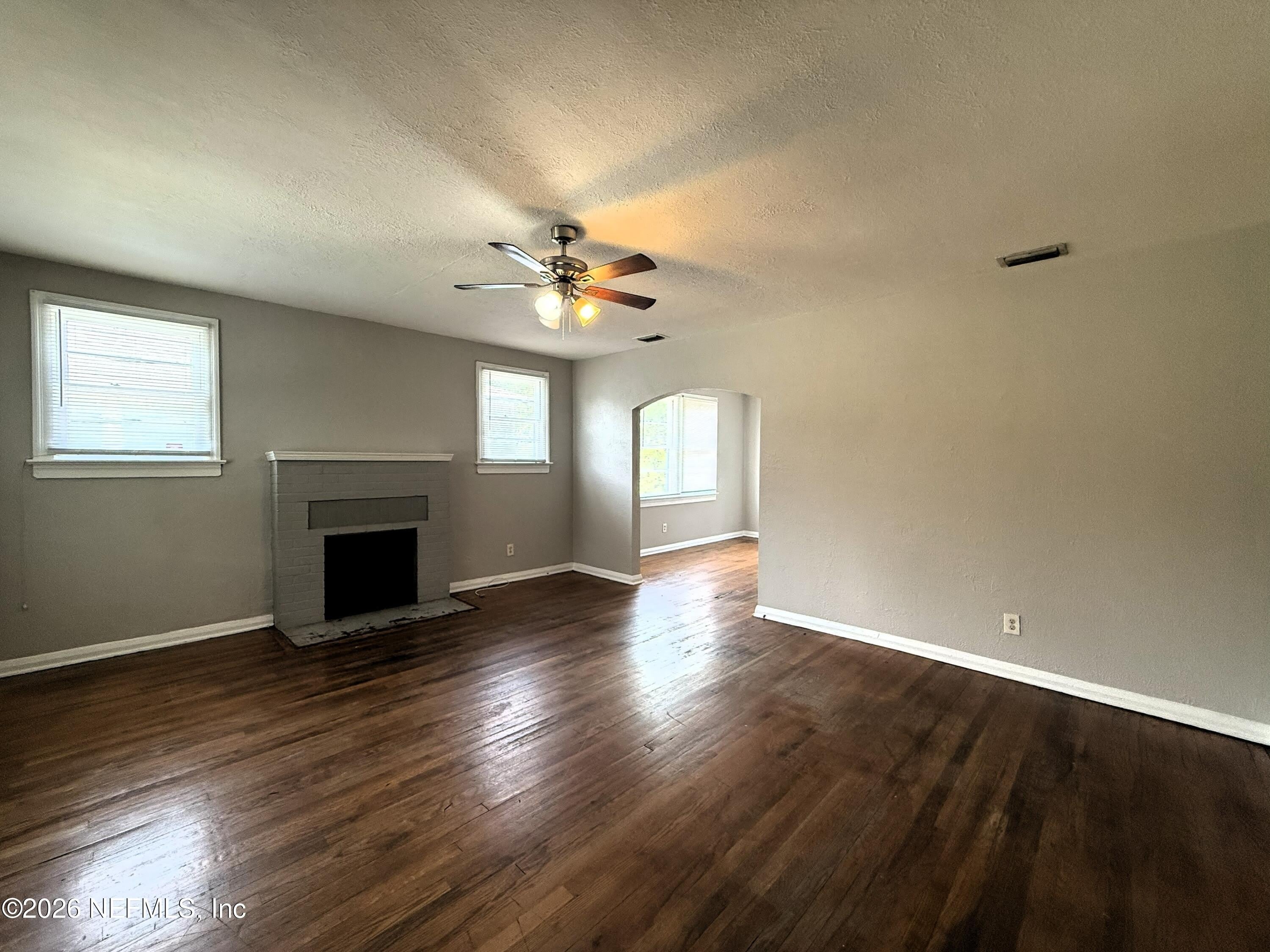 843 MACKINAW Street – photo 3