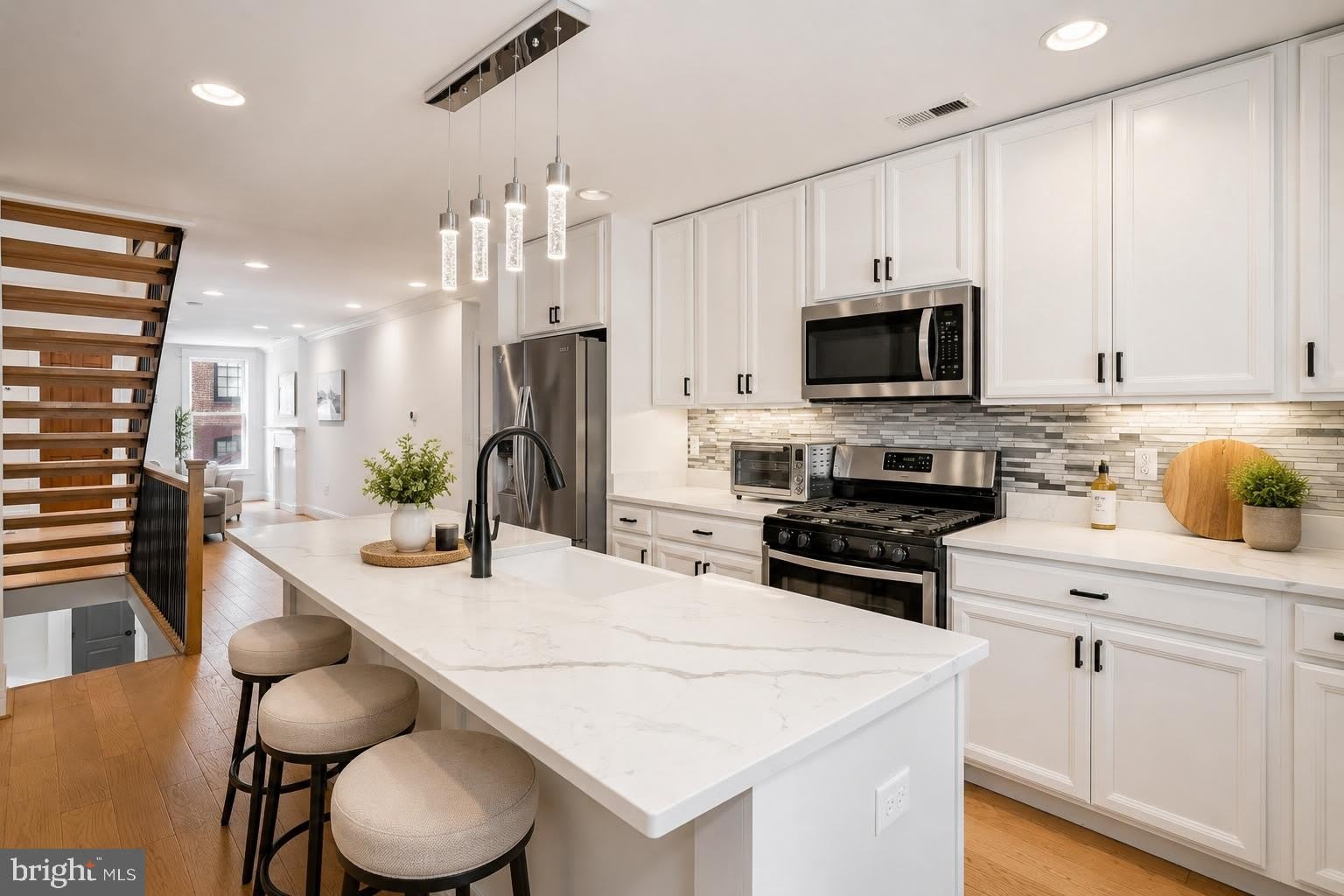 104 W HEATH Street – photo 5