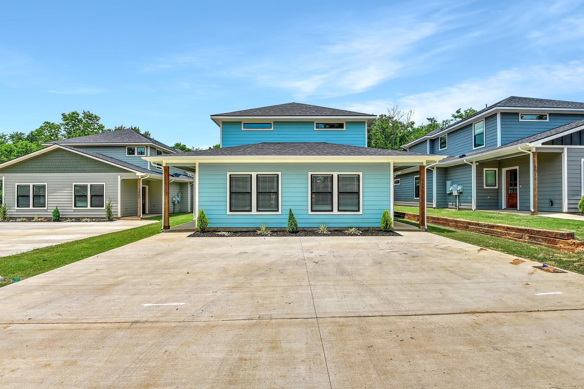 1323 S 5th Avenue – photo 1