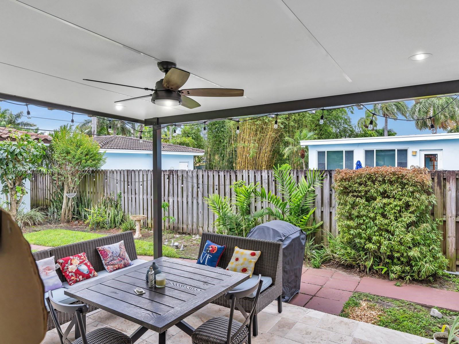 1528 Wiley Street – photo 2