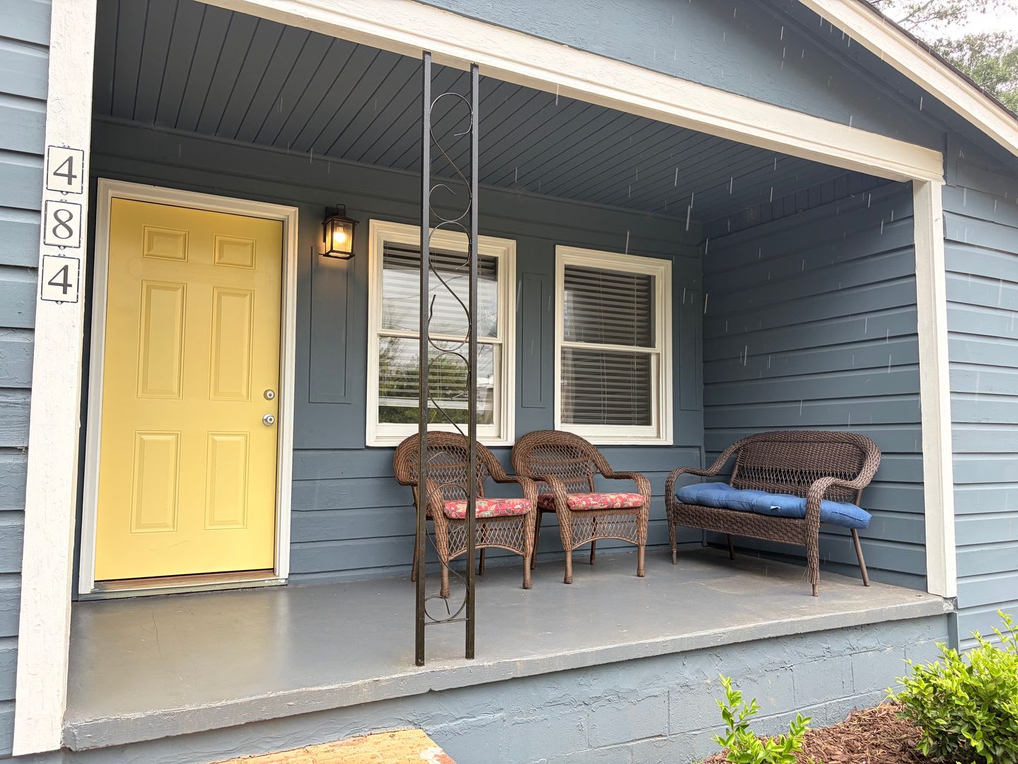 3 Bedroom 2 Bathroom Recently Renovated House – photo 3