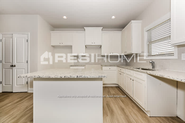 509 Fiery Warbler Street – photo 3