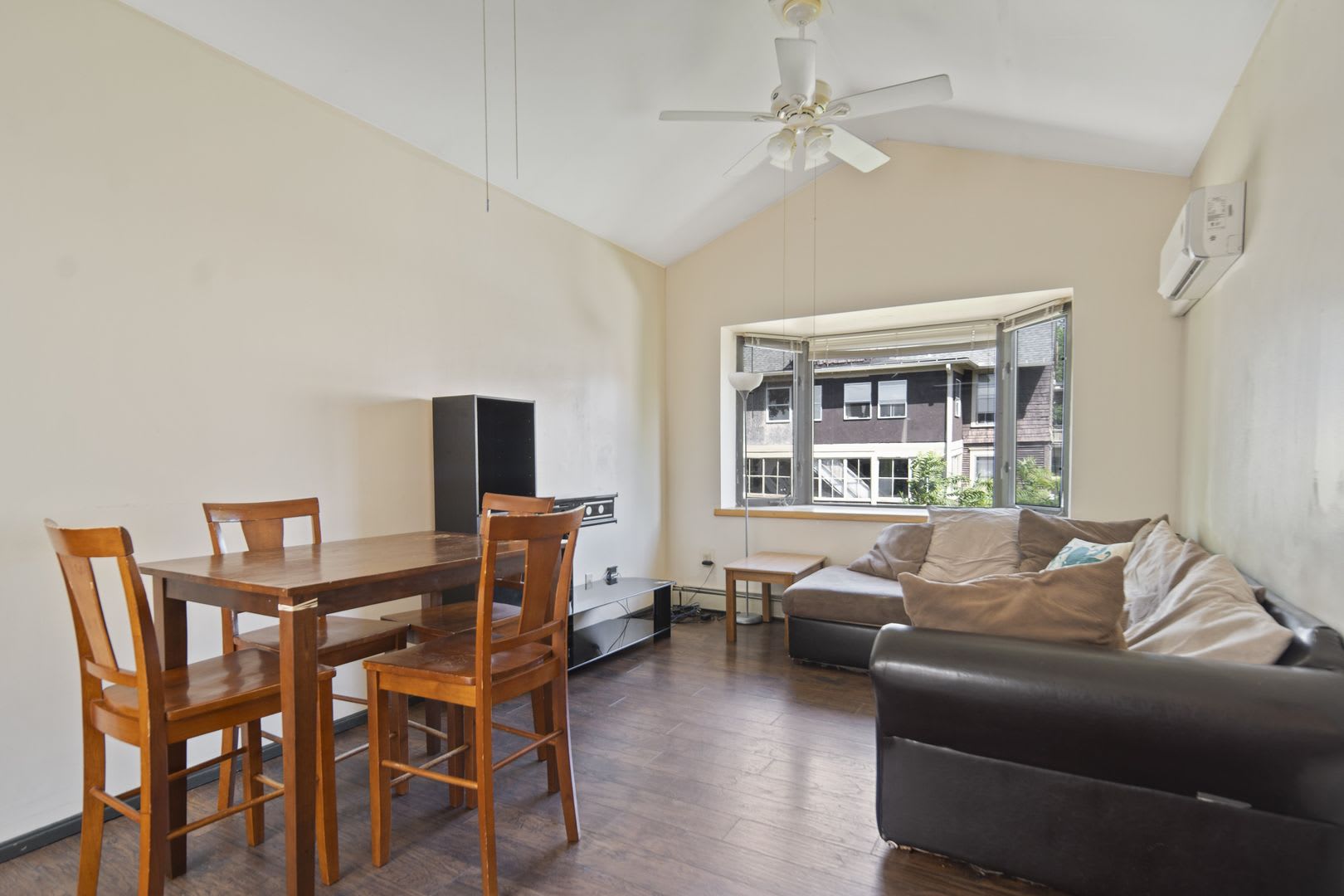 211 Linden Ave – photo 3